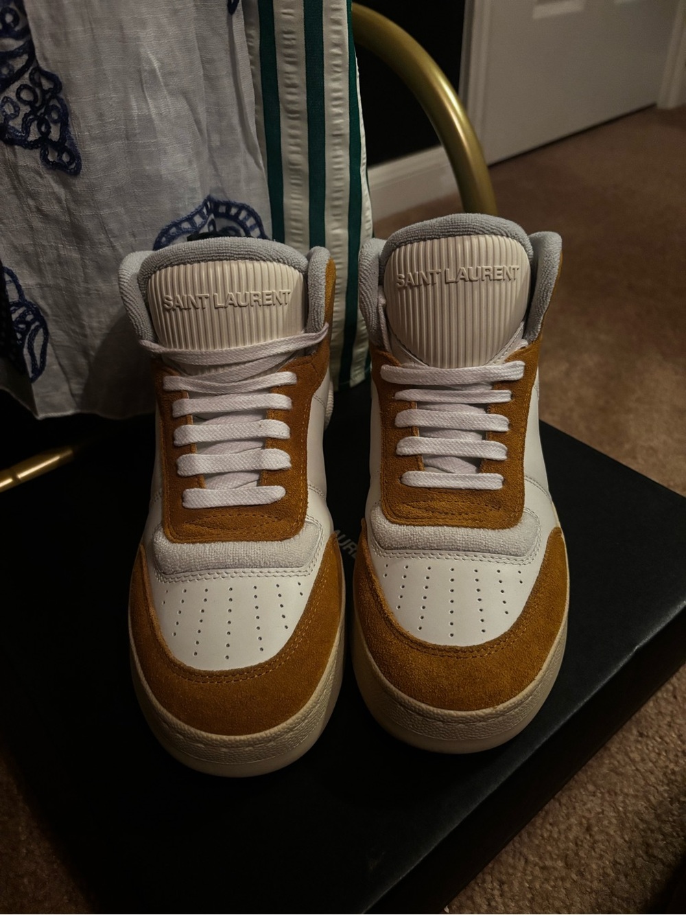 Saint Laurent White and Brown Suede Low-Top Sneakers - Contrast Panel